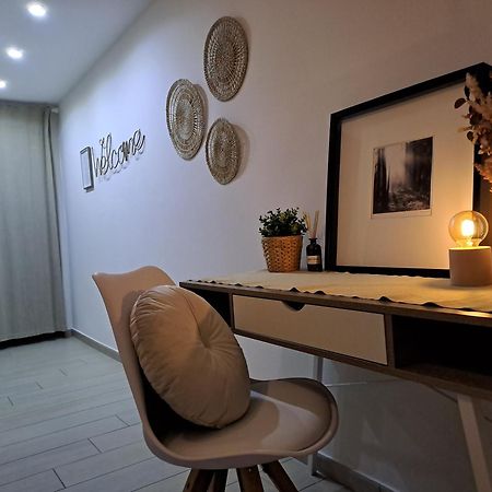 Fiumicino Airport Sunflower Room Екстериор снимка