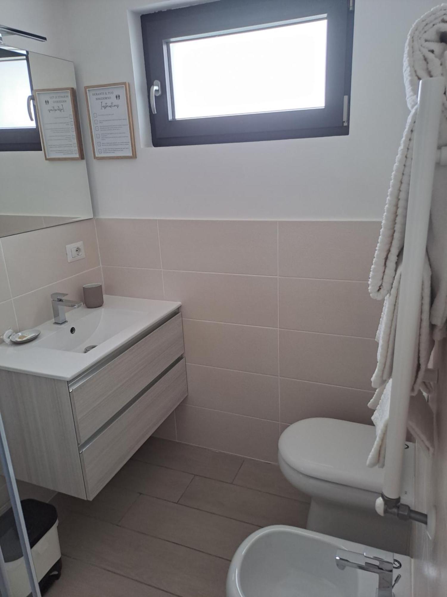 Fiumicino Airport Sunflower Room Екстериор снимка